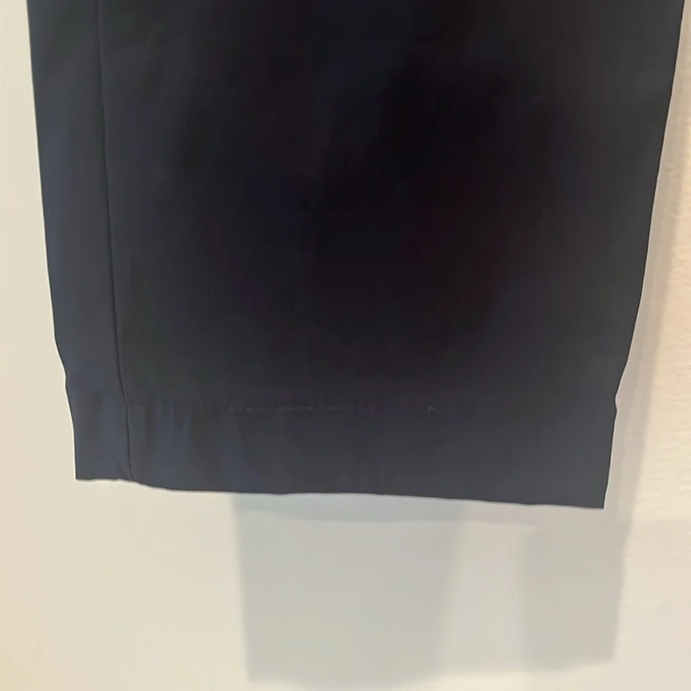 GAP men’s navy blue slacks / pants. Slim tech. Size 28 x 28